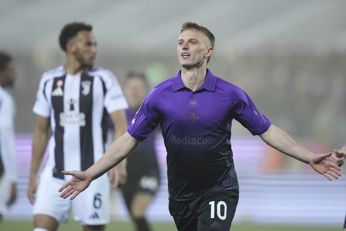 Albert Guðmundsson skoraði þrjú mörk fyrir Fiorentina á einni viku.