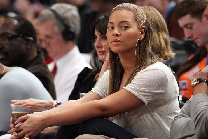 Beyonce fylgist hér með körfuboltaleik New York Knicks og New Jersey Nets fyrr á þessu ári.