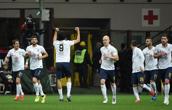 Emil og félagar fagna marki Luca Toni.