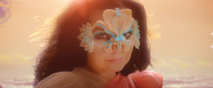 Nýjasta plata Bjarkar, Utopia, kemur út 24. nóvember. Ýmis brýn samfélagsmál veittu Björk innblástur við gerð hennar.
