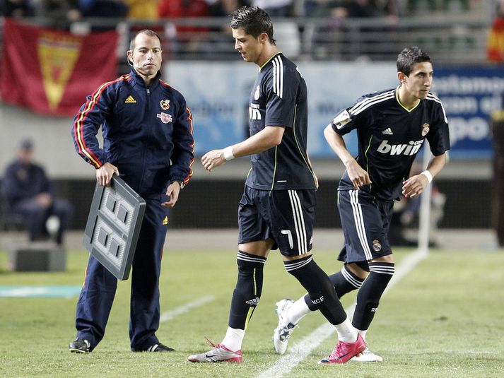 Cristiano Ronaldo var tekinn af velli í leiknum í gær.