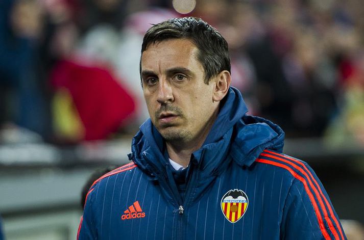 Gary Neville er kominn aftur í sjónvarpið eftir að hafa tekið við þjálfarastarfi Valencia á Spáni til skamms tíma.