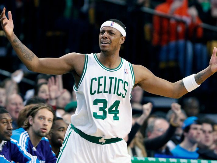 Boston-maðurinn Paul Pierce var ekki sáttur með gang mála í nótt.