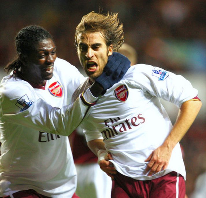 Mathieu Flamini fagnar marki með Emmanuel Adebayor.