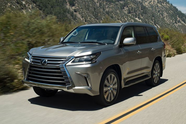 Lexus LX 570.