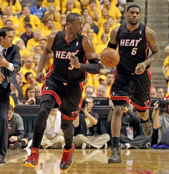 Dwayne Wade og LeBron James fóru á kostum í liði Miami Heat í gær.