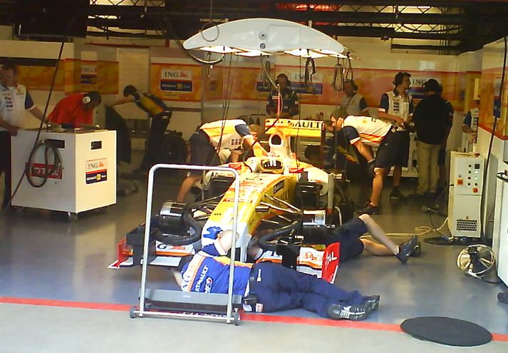 Renault hefur gert ýmsar breytingar á bíl Fernando Alonso sem koma honum vafalaust til góða í dag.