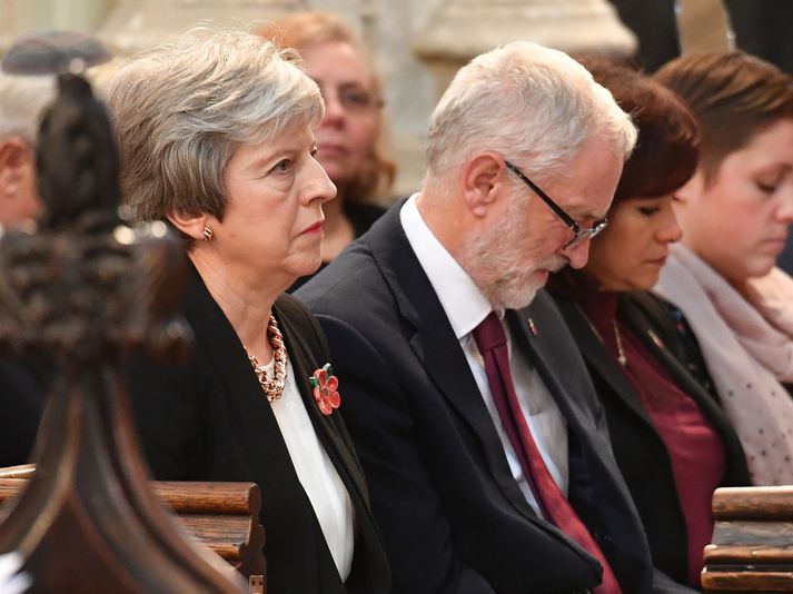 Theresa May, forsætisráðherra og formaður Íhaldsflokksins, og Jeremy Corbyn, formaður Verkamannaflokksins.