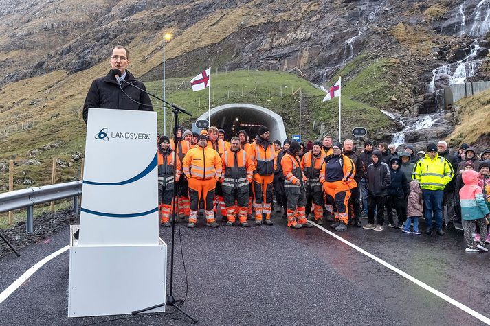 Samgönguráðherra Færeyja, Dennis Holm, sagði í vígsluræðunni að góðar samgöngur væru jafnréttismál.