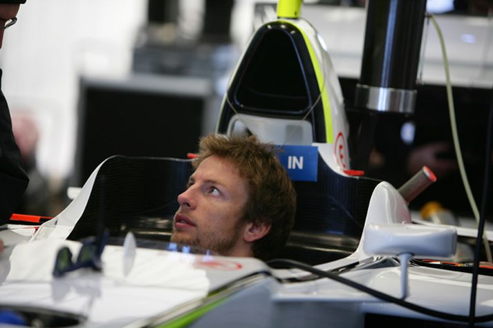 Hvorki hefur gengið né rekið hjá Jenson Button í síðustu mótum og hann féll úr leik í síðasta kappakstri.