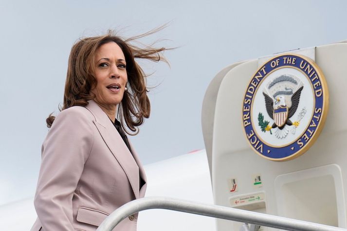 Kamala Harris, varaforseti Bandaríkjanna, hefur bætt lítillega við sig fylgi á landsvísu, ef marka má skoðanakannanir.