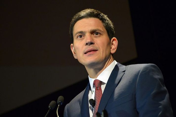 David Miliband segist ekki vilja særa bróður sinn en gagnrýnir hann samt.