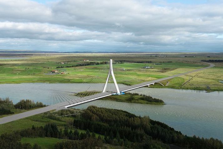 Ný Ölfusárbrú verður byggð norðaustan við Selfoss. Horft að brúarstæðinu úr vestri í átt að Laugardælum.