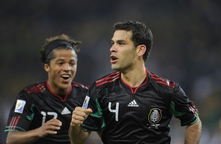 Rafael Marquez fagnar marki á HM í sumar.