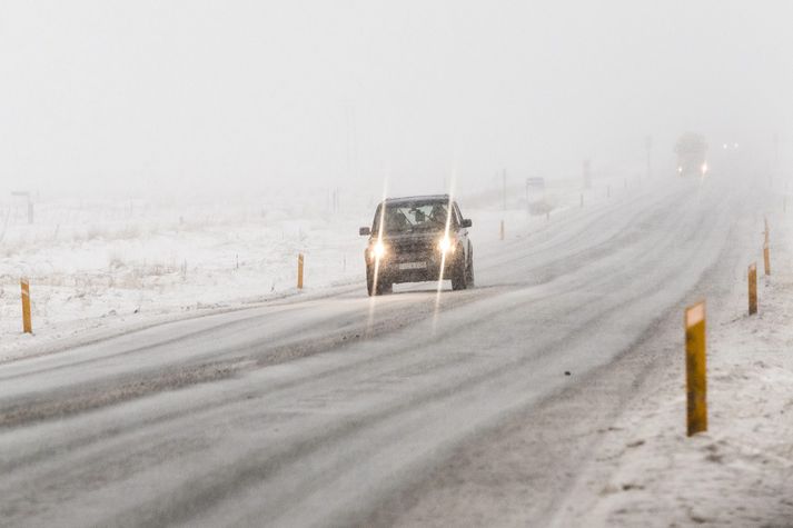 Lognið á undan storminum, því fárviðri er spáð á morgun.