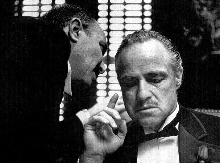 Don corleone Marlon Brando sést hér í hlutverki sínu sem Don Corleone.