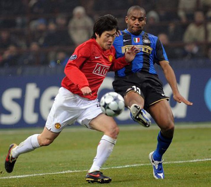 Maicon í baráttunni í Evrópuleik gegn Manchester United. Nordic Photos/Getty Images