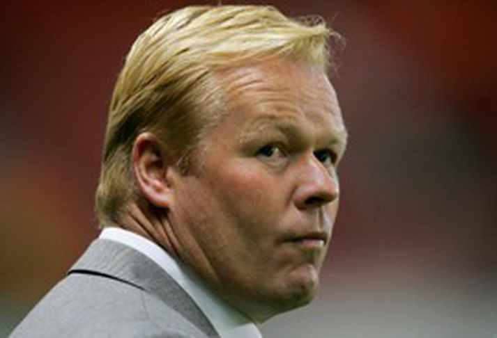 Ronald Koeman á eitt ár eftir af samningi sínum við Benfica, en umboðsmaður hans vill ekki kannast við að hann sé á leið til Newcastle