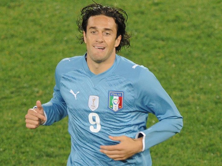 Luca Toni er ítalskur landsliðsmaður en hann hefur verið með Bayern frá 2007.