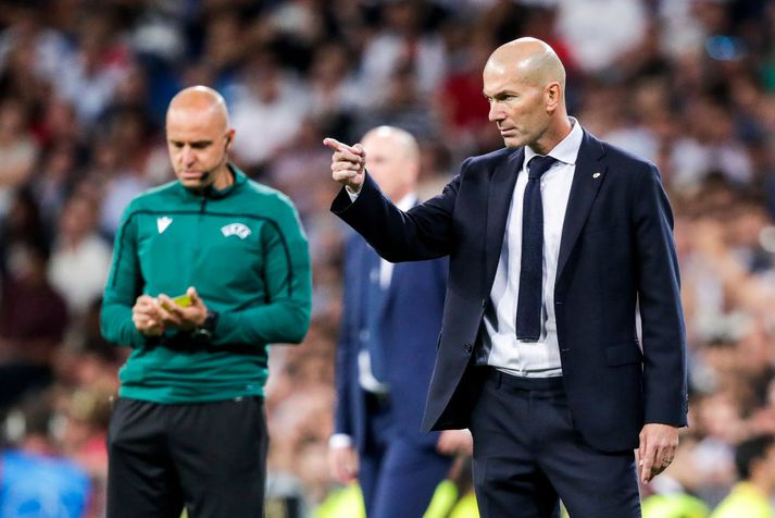 Zidane á hliðarlínunni.