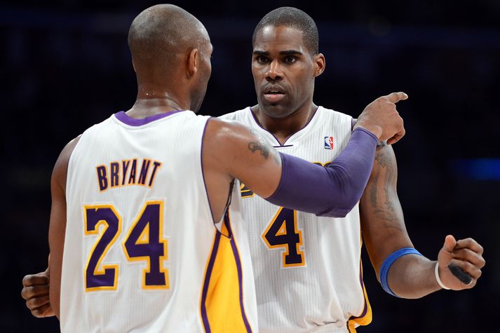 Antawn Jamison og Kobe Bryant í leik með Lakers