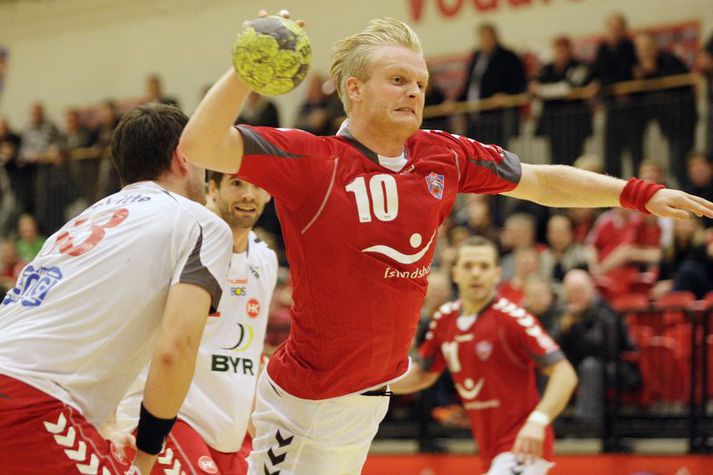 Gunnar Harðarson mun að öllum líkindum hvíla út næstkomandi tímabil í handbolta, en hann berst við erfið bakmeiðsli