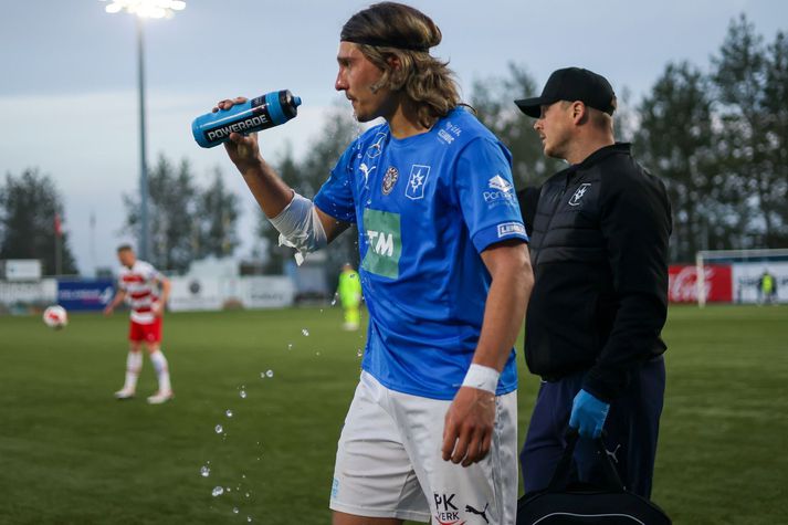 Örvar Eggertsson skoraði fyrra mark Stjörnunnar gegn HK en fékk svo gult spjald skömmu síðar og hefði mögulega getað fengið annað fyrir leikaraskap.