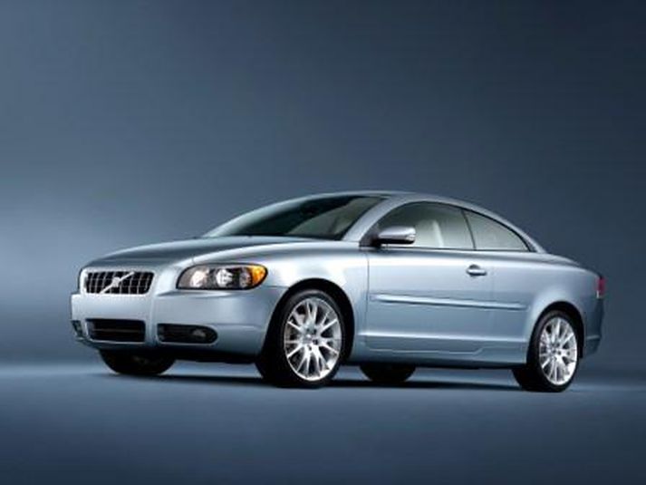 Volvo C70.