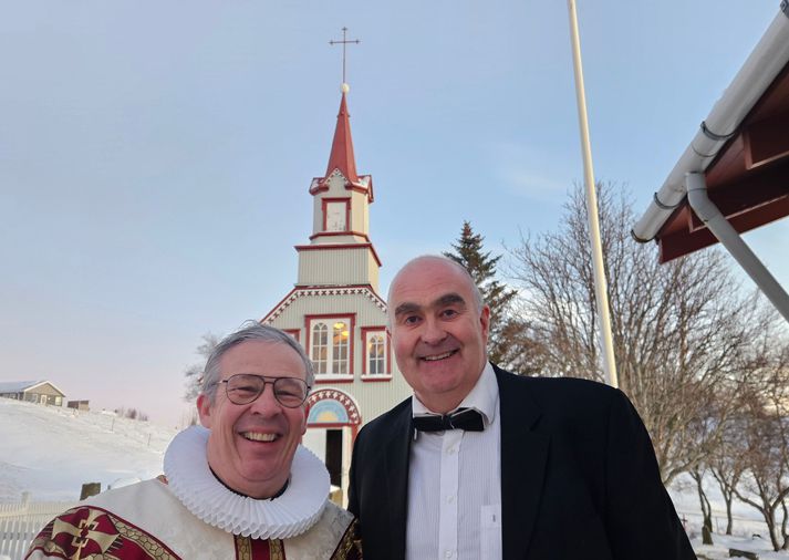 Séra Óskar Hafsteinn og Sigurður Ágústsson, formaður kirkjukórs Hrunaprestakalls voru kampakátir með hvað Grautarmessan tókst vel í Hrepphólakirkju.