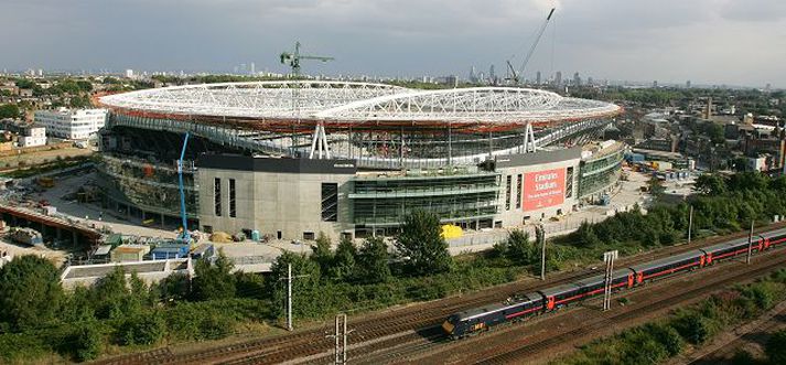 Emirates Stadium Arsenal hefur fengið tekjur af miðasölu þrettán ár fram í tímann.