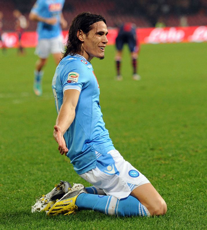 Edinson Cavani fagnar marki.