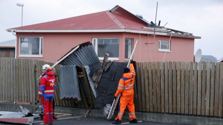 Óviðrið hefur ollið þó nokkru tjóni.