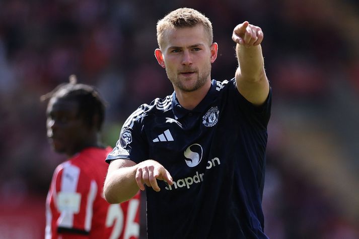 Matthijs de Ligt fagnar markinu sínu fyrir Manchester United á móti Southampton í dag.