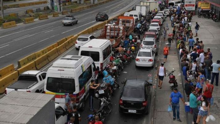 Langar bílaraðir hafa myndast um alla Brasilíu.