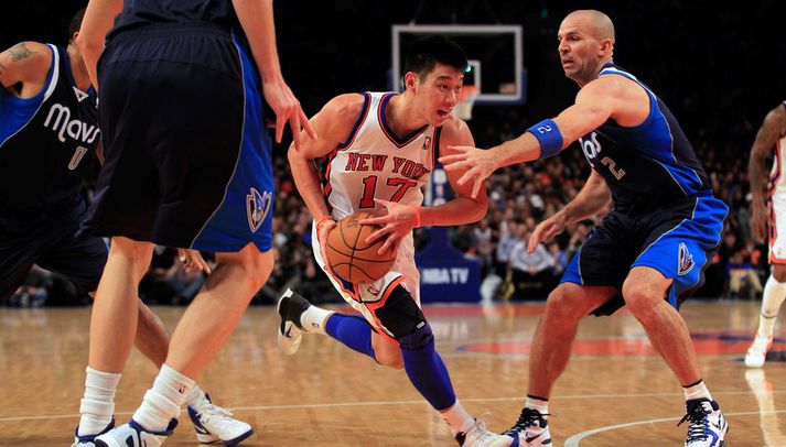 Jeremy Lin fer hér framhjá Jason Kidd.