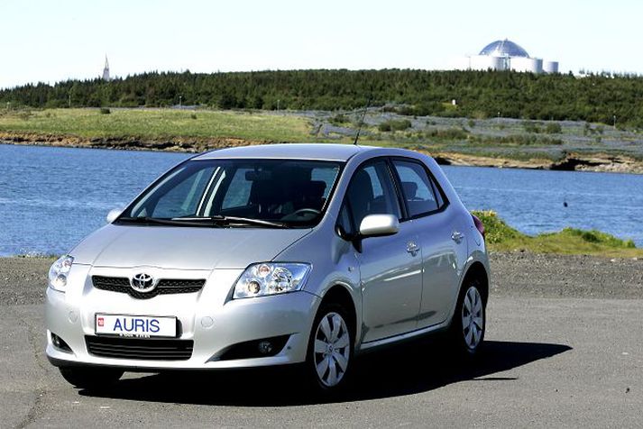 Toyota Auris er einskonar blanda af Corolla og Yaris. Hann er góður í akstri en hann vantar sál.