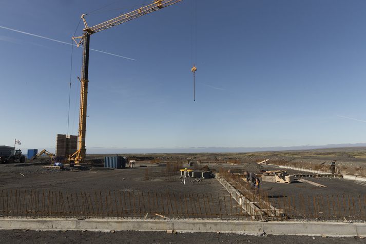 Framkvæmdir við fiskþurrkunarverksmiðju Lýsis hófust í maí. Hún á að vera tilbúin haustið 2018.