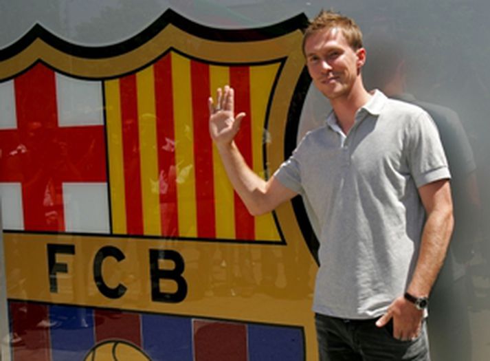 Hleb var ánægður á svipinn fyrir utan höfuðstöðvar Barcelona.