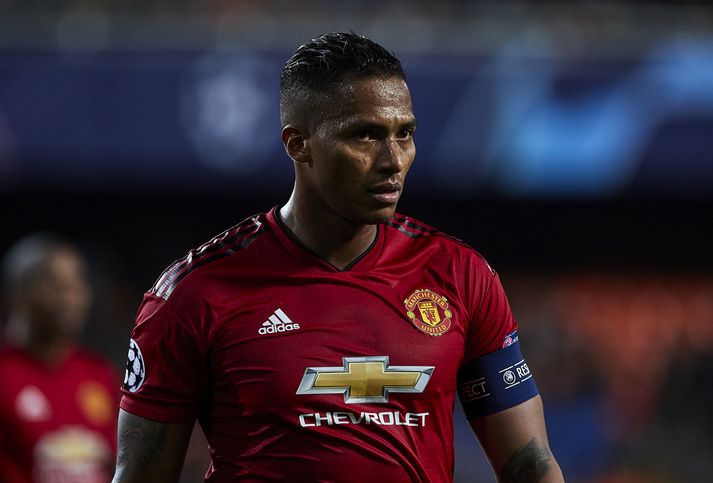 Antonio Valencia með fyrirliðabandið.