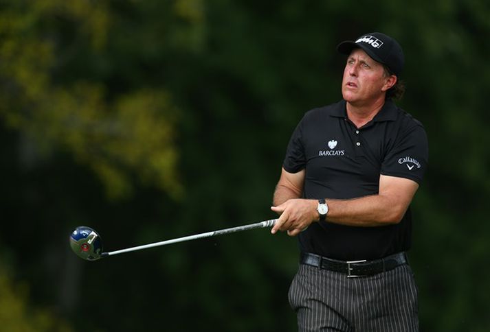 Phil Mickelson hafnaði í öðru sæti á PGA meistaramótinu í gær.