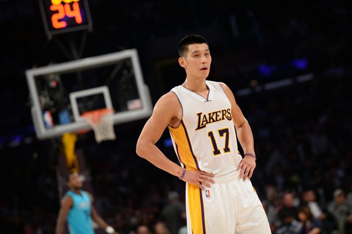 Jeremy Lin var stigahæstur í liði Lakers í nótt ásamt Kobe Bryant.