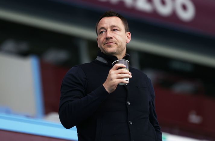 John Terry er ekki sáttur við að fjölmiðlar hafi ekki greint frá því að hann sé að safna peningum til góðgerðarmála með því að rukka fyrir eiginhandaráritanir.