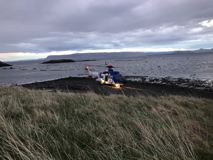 Þyrlan í Gilsfirði í gærkvöldi.