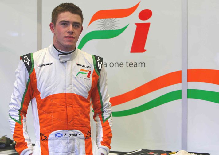 Paul di Resta spottaði hákarl í sex feta fjarlægð frá sér í Melbourne.