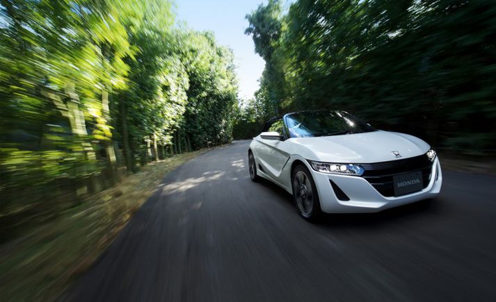 Honda S660 roadster.