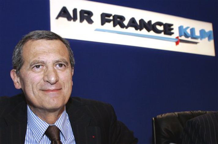 Jean-Cyril Spinetta, forstjóri Air France- KLM, kynnir afkomutölur félagsins.