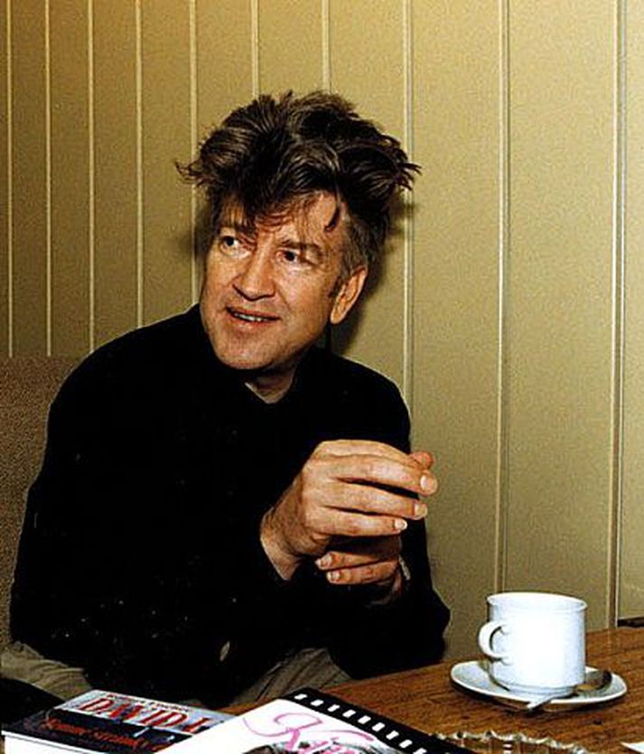 david lynch.
Leikstjórinn þekkti hefur opnað listasýningu í París.