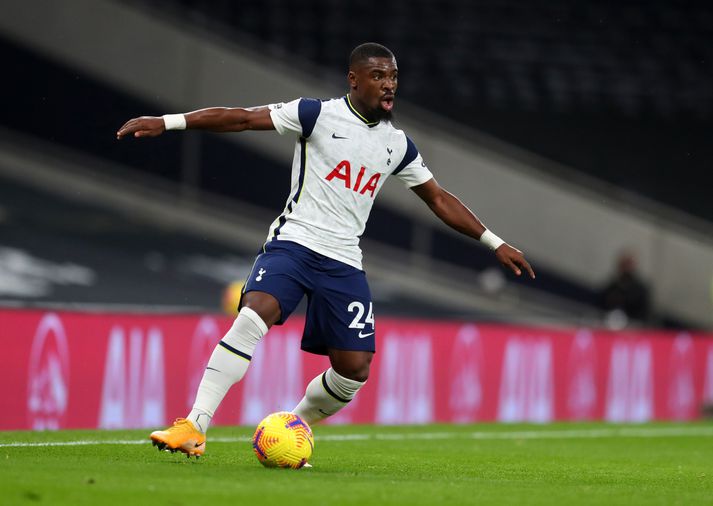 Serge Aurier lék aðeins fyrri hálfleikinn gegn Liverpool.