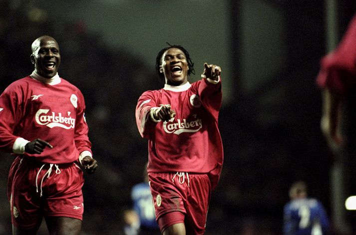 Rigobert Song fagnar í leik með Liverpool.