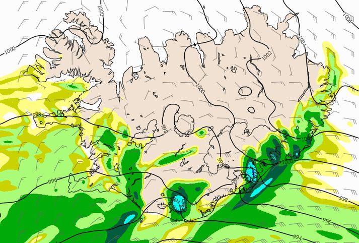 Úrkomuspá fyrir miðnætti í nótt. Eiga má von á miklu vatnsveðri á Austfjörðum og austantil á Suðausturlandi
